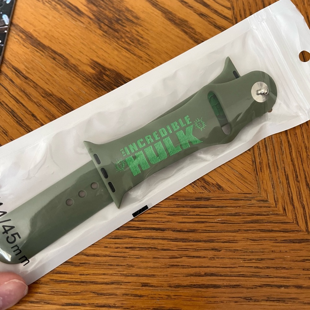 HULK APPLE WATCH SILICONE BAND